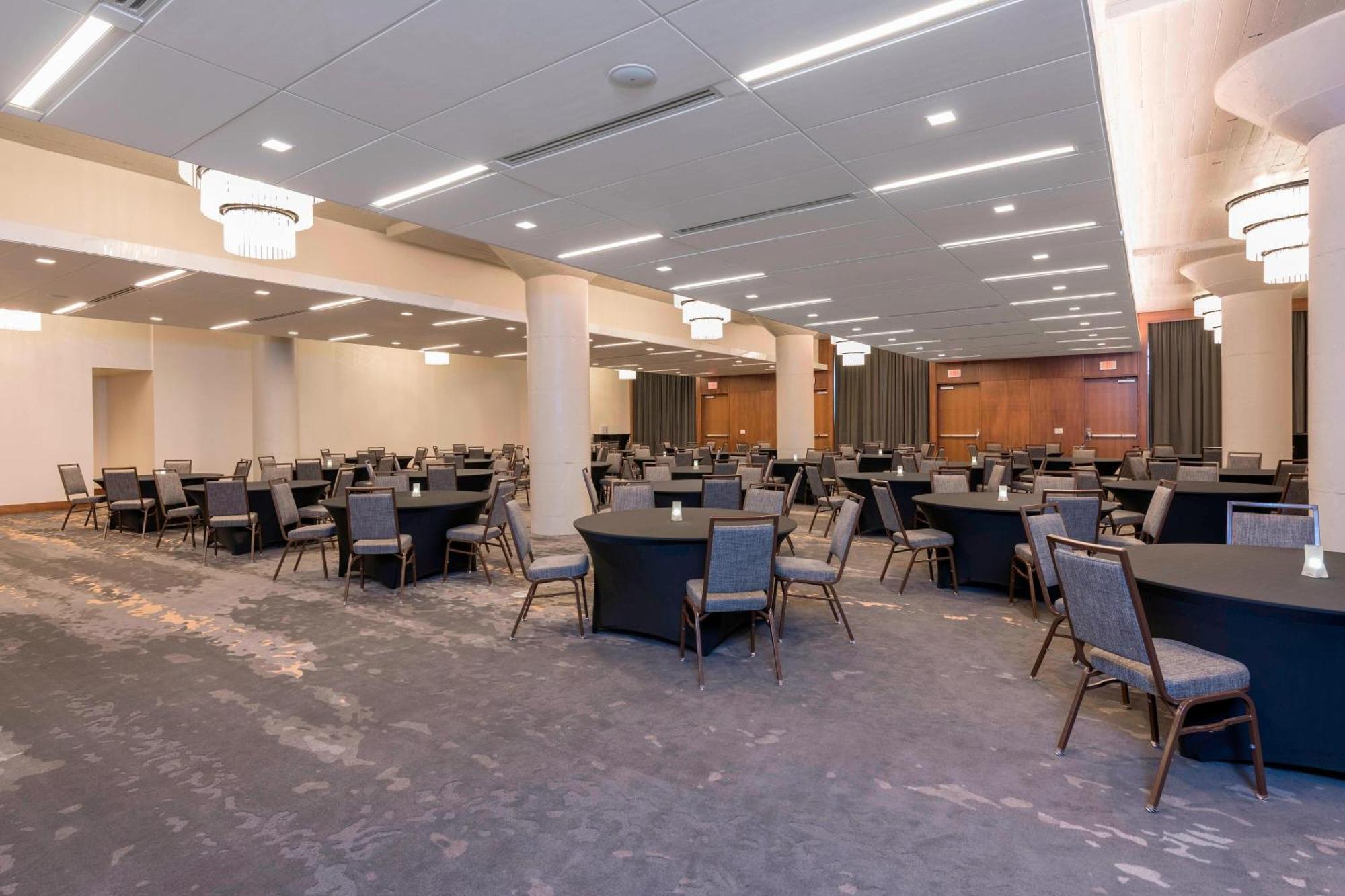 Courtyard By Marriott Waterloo Cedar Falls Екстер'єр фото
