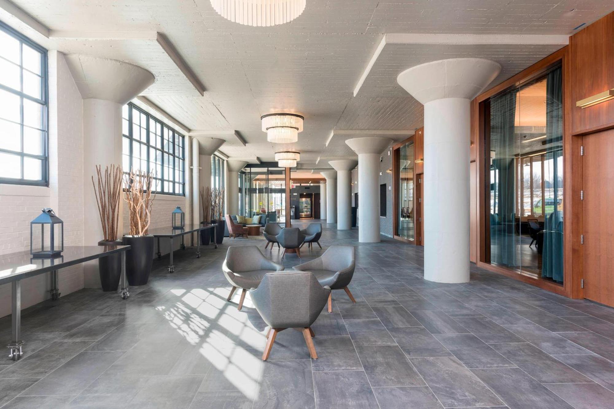 Courtyard By Marriott Waterloo Cedar Falls Екстер'єр фото