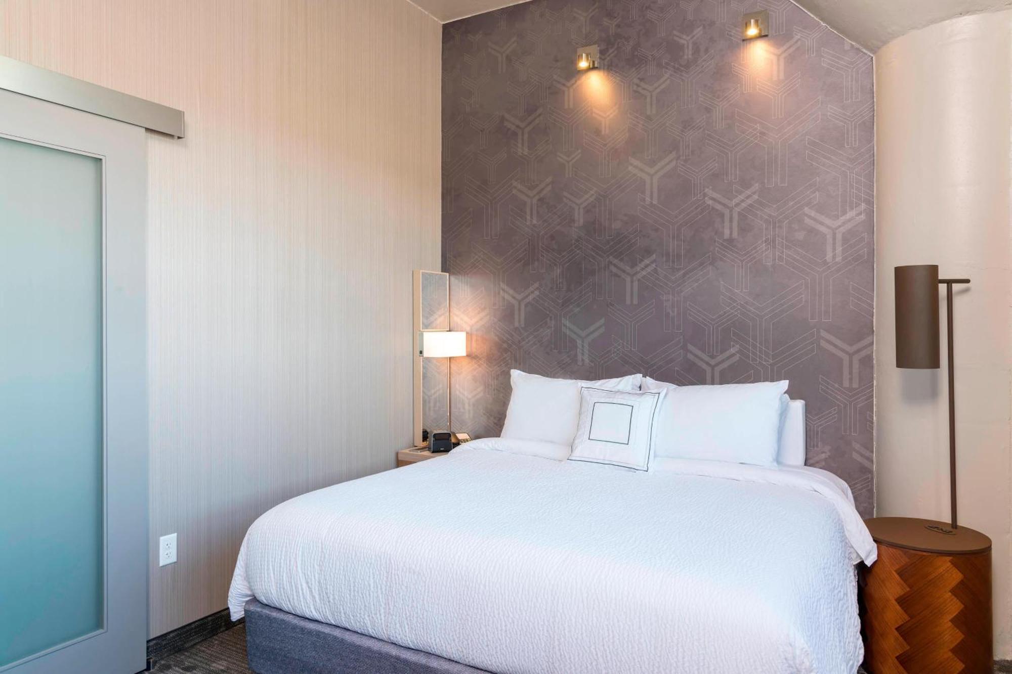 Courtyard By Marriott Waterloo Cedar Falls Екстер'єр фото