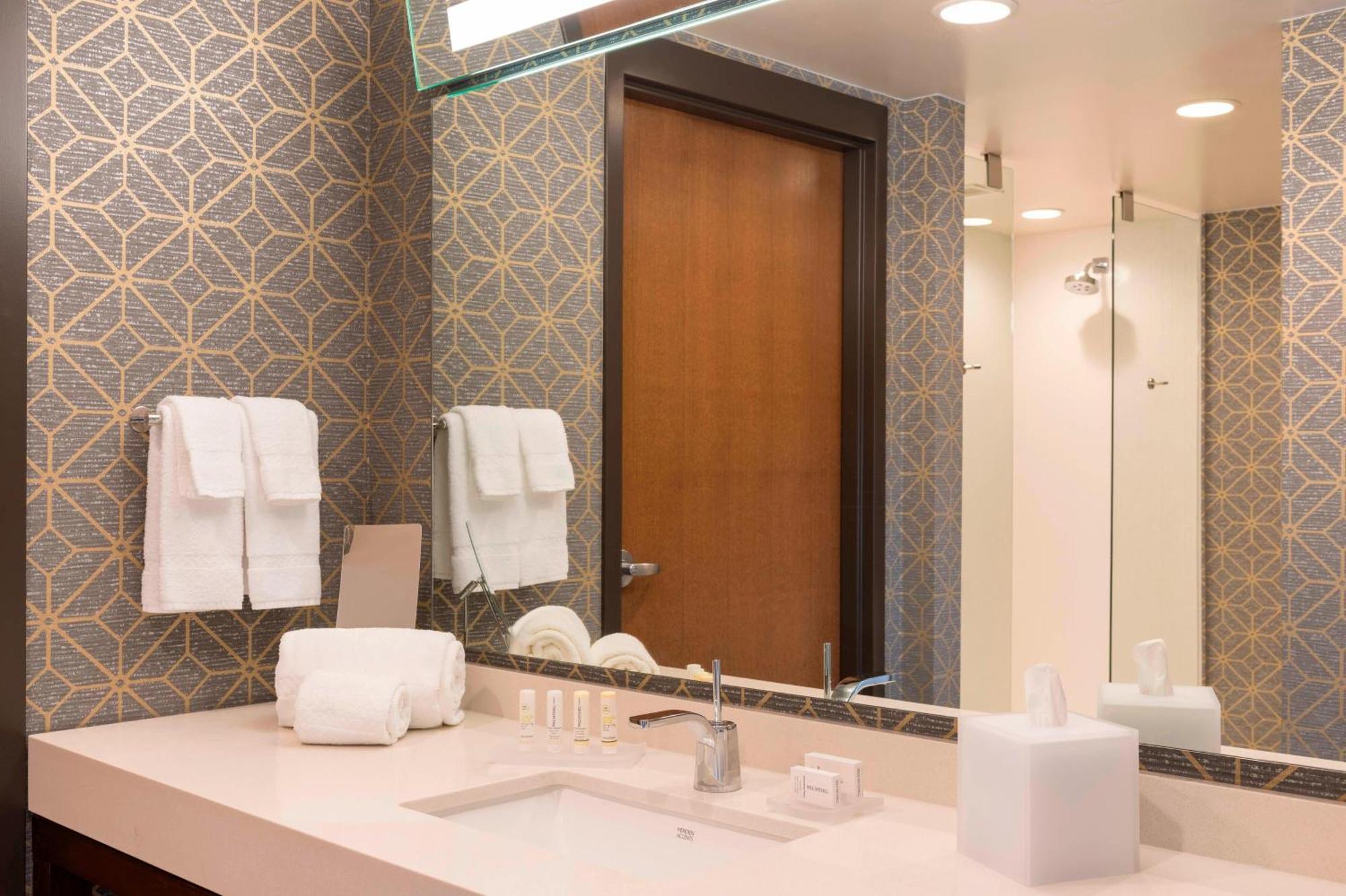 Courtyard By Marriott Waterloo Cedar Falls Екстер'єр фото