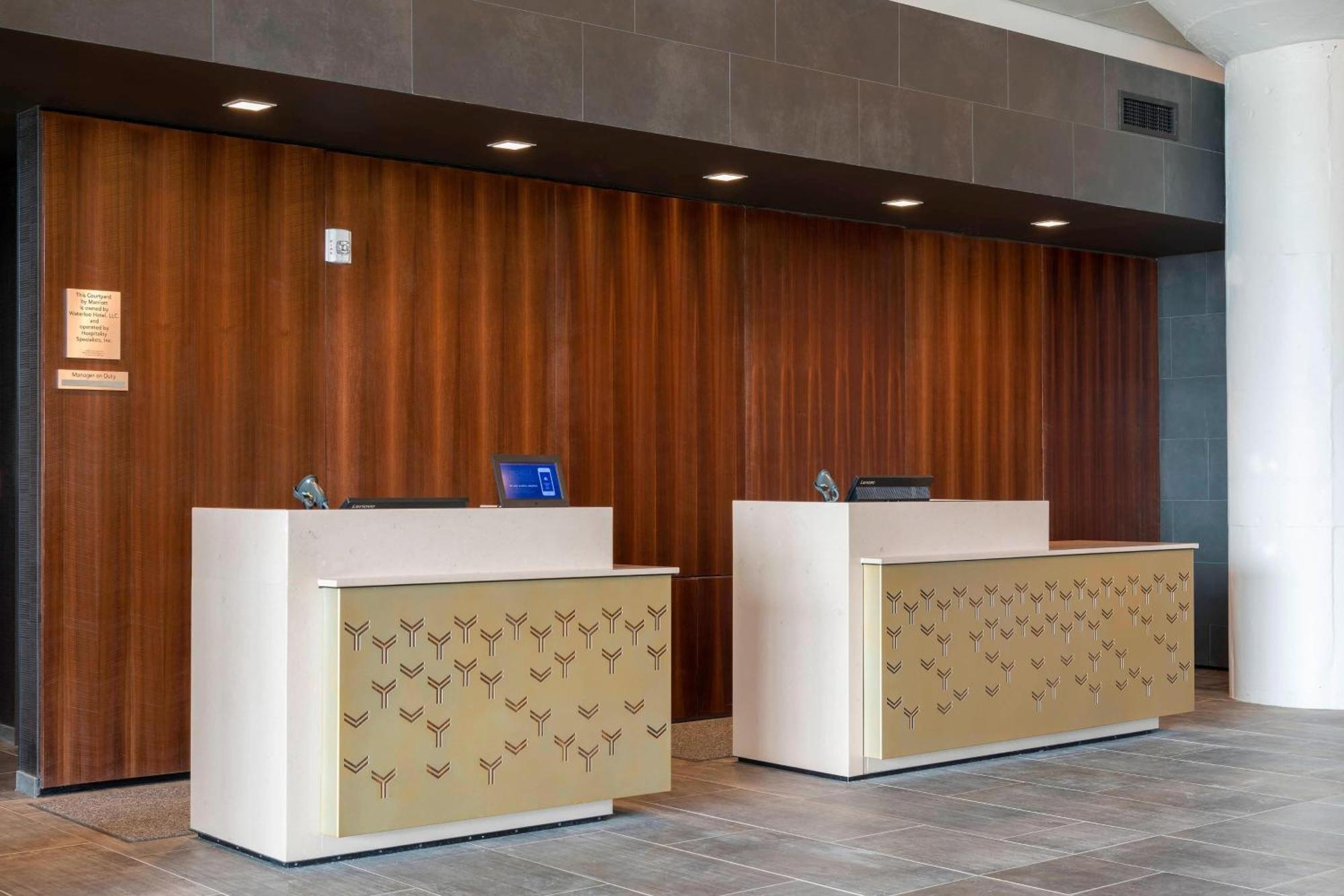 Courtyard By Marriott Waterloo Cedar Falls Екстер'єр фото