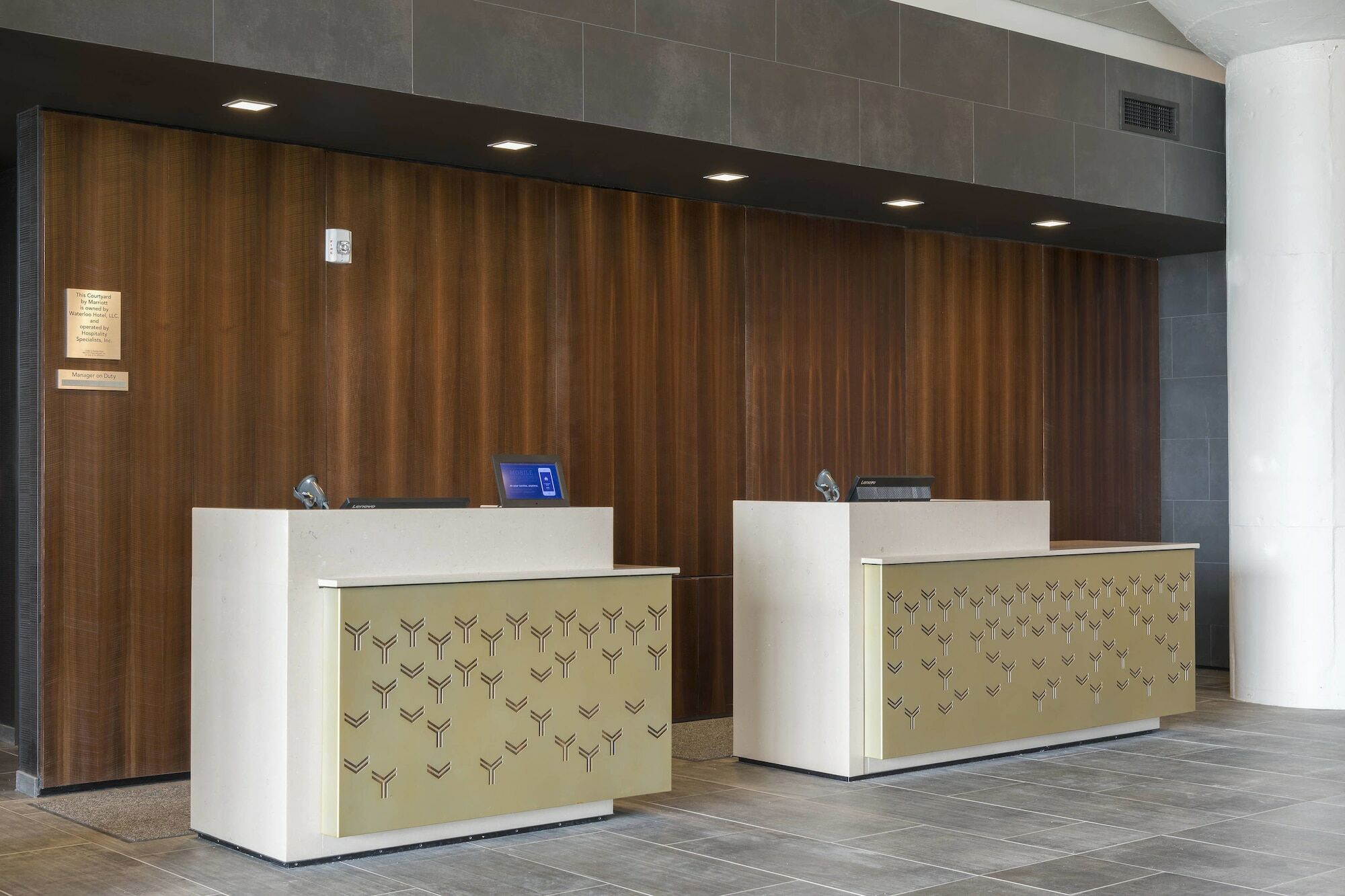 Courtyard By Marriott Waterloo Cedar Falls Екстер'єр фото